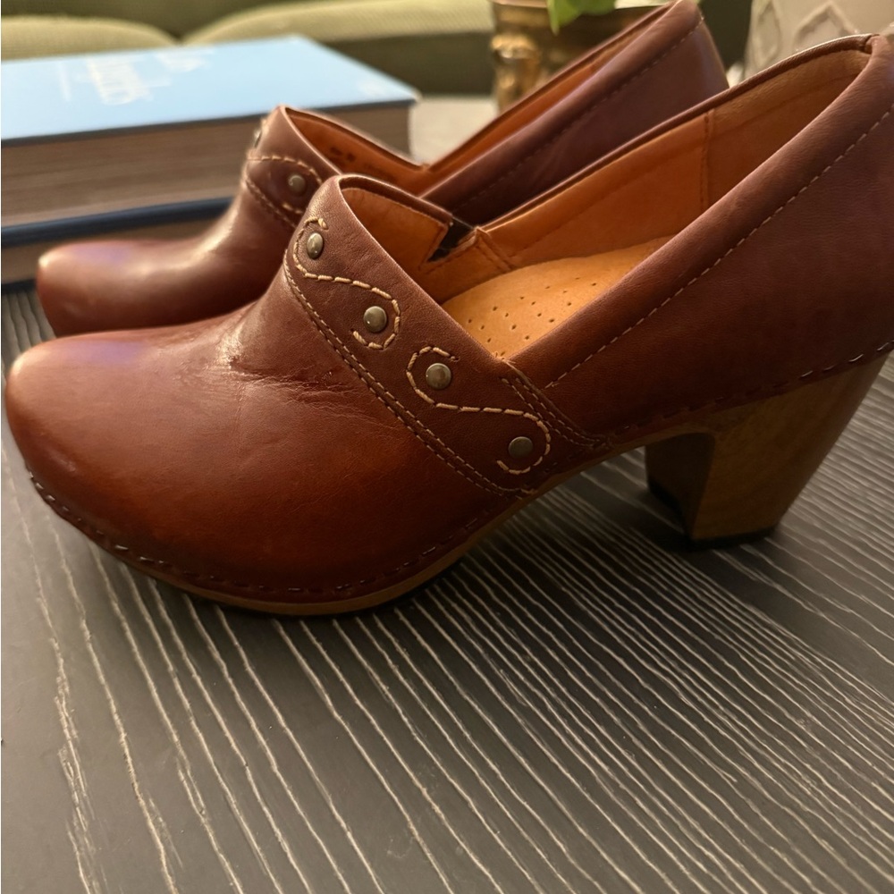 Dansko Riki Clog Heel Shoes Brown Leather Studded Slip On Womens 38